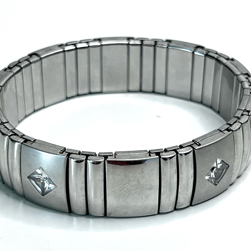 Silver Bracelet With Diamond Accents Silver Bracelet With Diamond Accents